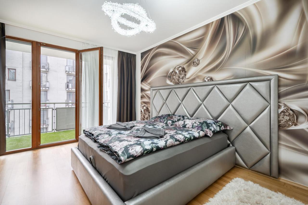 Penthouse Three Bedrooms, Three Balconies Apartment With Free Parking In Kiraly Street Budapest Exterior photo