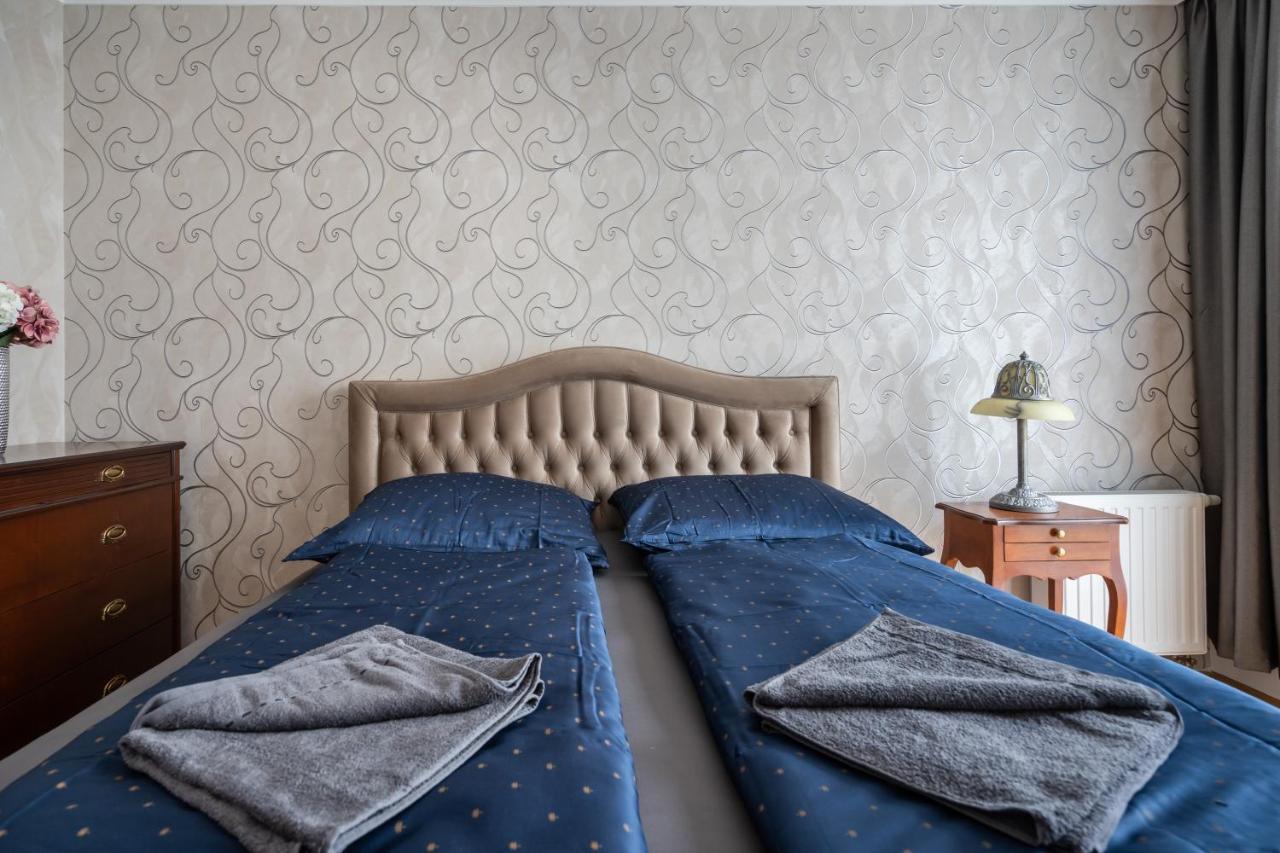 Penthouse Three Bedrooms, Three Balconies Apartment With Free Parking In Kiraly Street Budapest Exterior photo