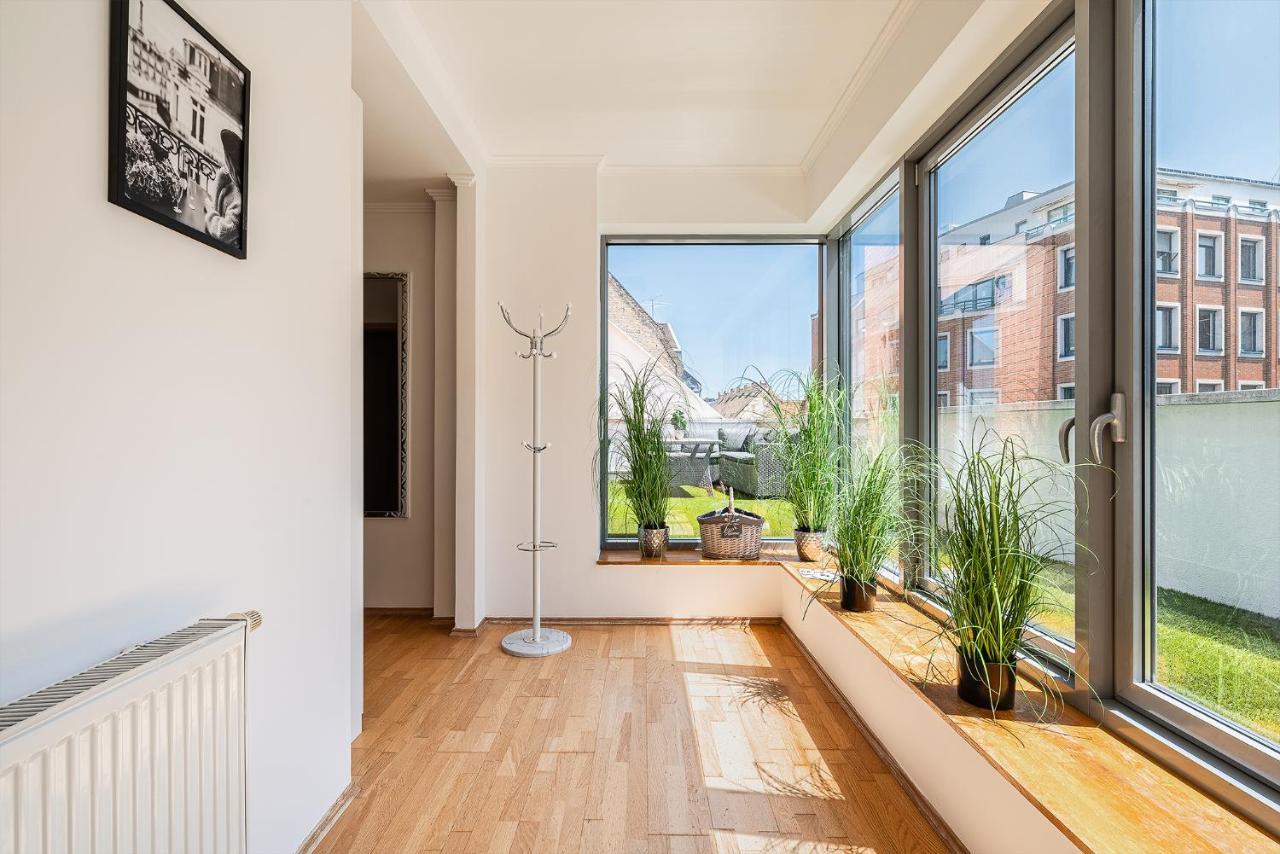Penthouse Three Bedrooms, Three Balconies Apartment With Free Parking In Kiraly Street Budapest Exterior photo