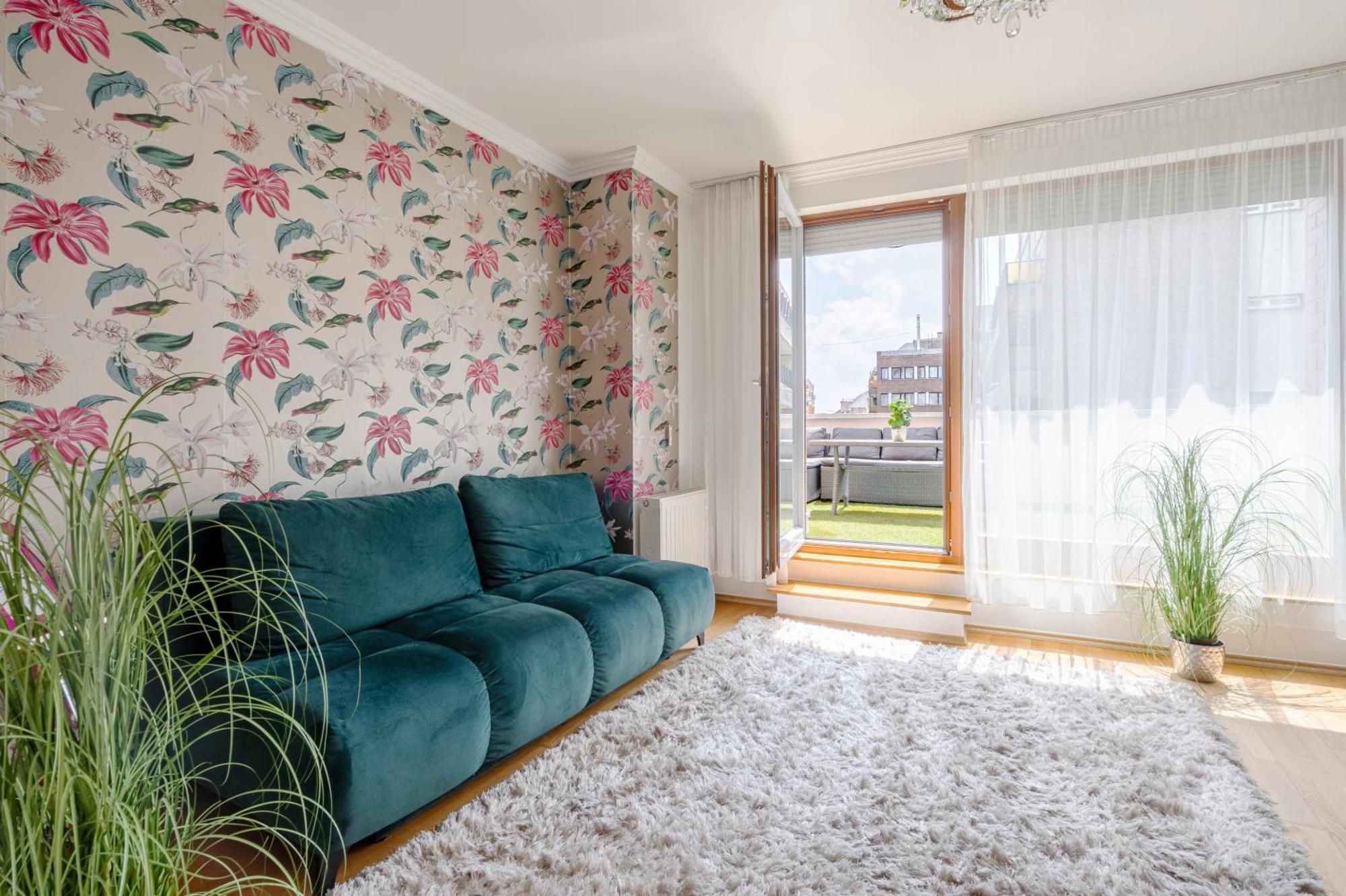 Penthouse Three Bedrooms, Three Balconies Apartment With Free Parking In Kiraly Street Budapest Exterior photo